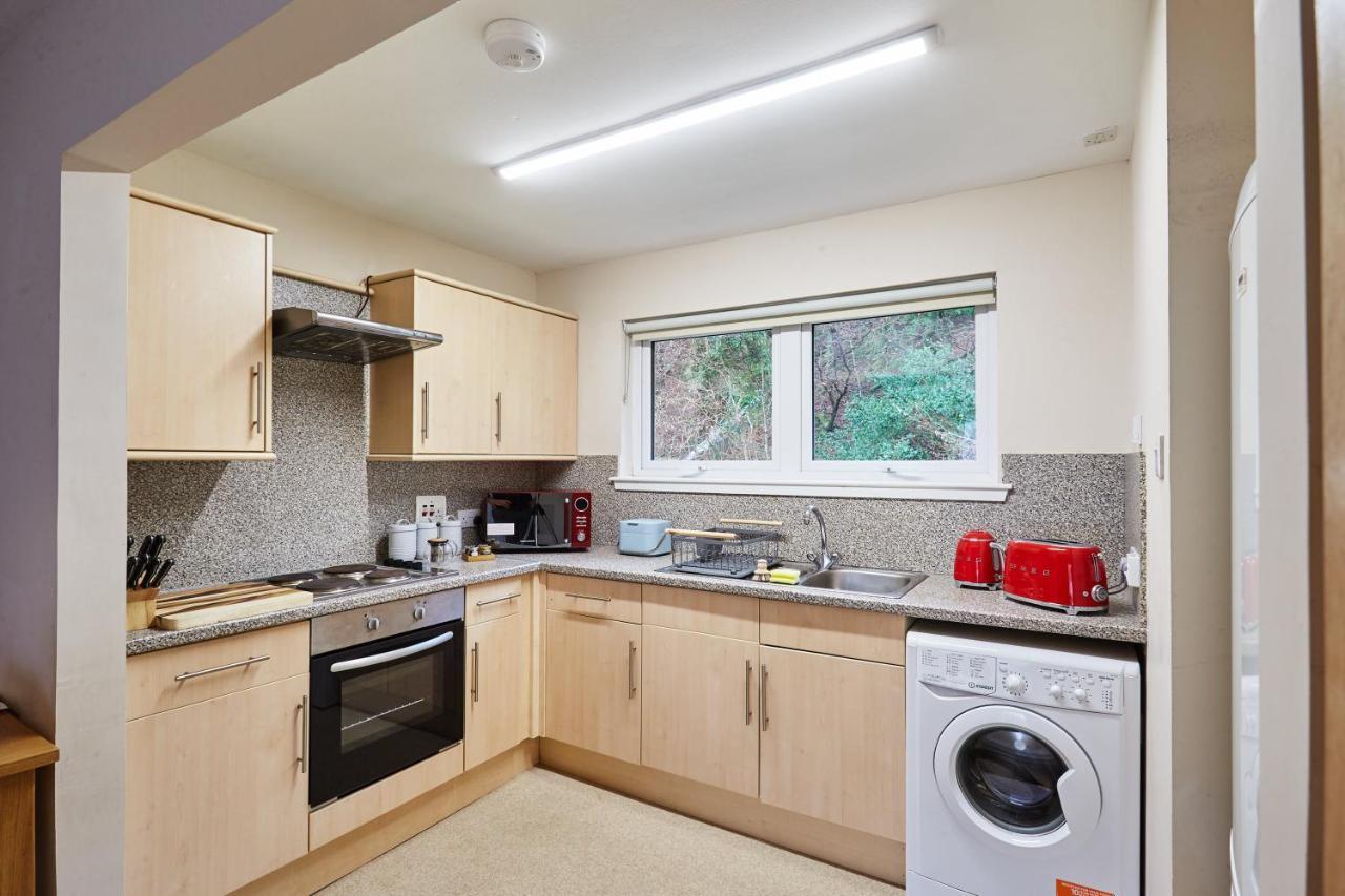 Etive, Beautiful Lochside Apartment With Balcony Fort William Exterior photo