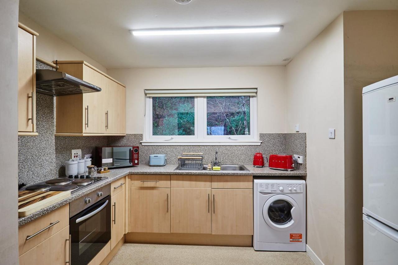 Etive, Beautiful Lochside Apartment With Balcony Fort William Exterior photo